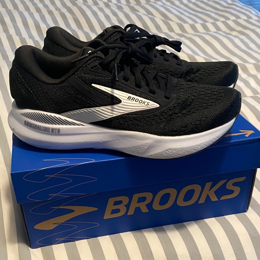 Brooks Black and White Running Shoes